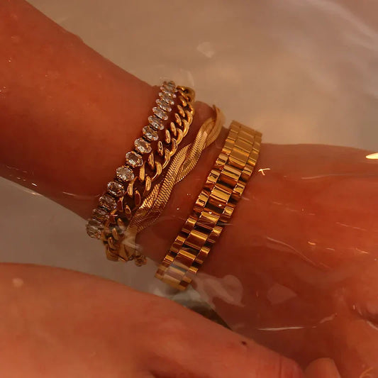 NIKKI ARMBAND | GOLD